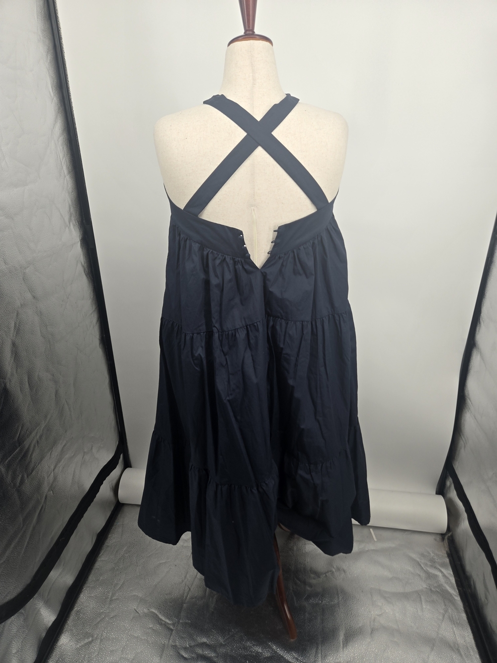 En Saison Irene Navy Tiered Midi Dress with Cross Halter Straps Large (8760) - Picture 3 of 6